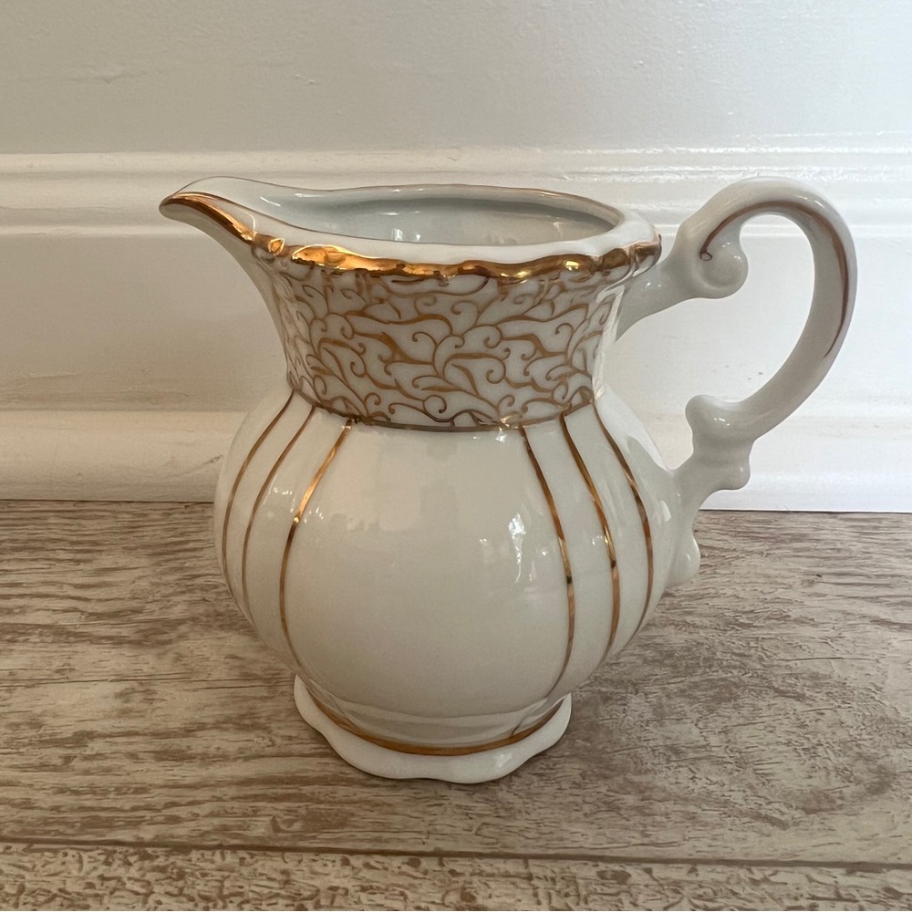 Vintage Seyei Porcelain Renaissance 1030 Fine China Creamer Gold Trim Japan
